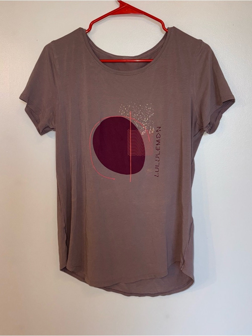 Women’s lululemon Tee - Picture 2 of 5